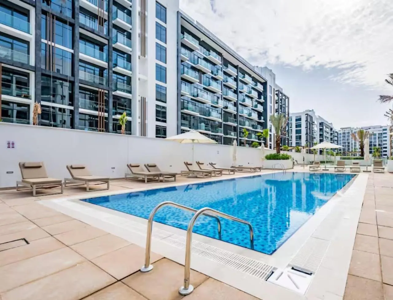 Egate - Studio - 6Th Floor With Pool View - Dubai - 17-626 United Arab Emirates